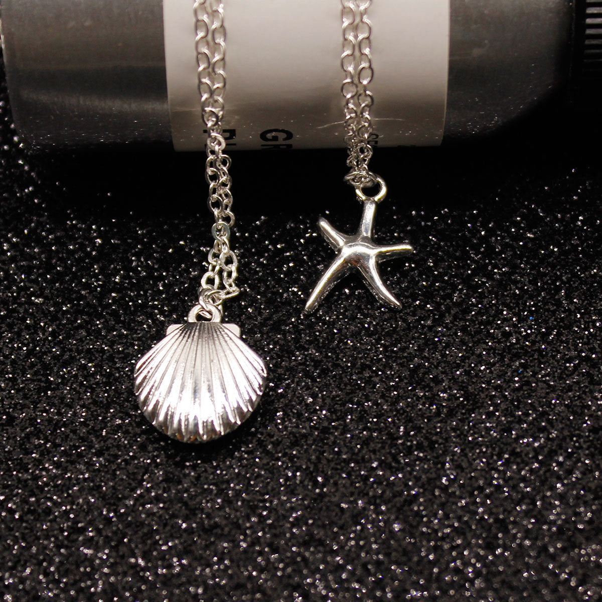 Starfish and shell pendant combination, necklace suitable for travel photos