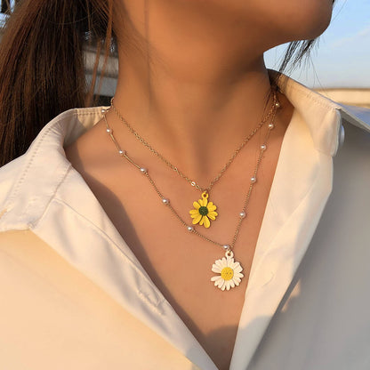 Hot selling flower necklace, Pearl and daisy flower pendant necklace for women [Yellow + white]