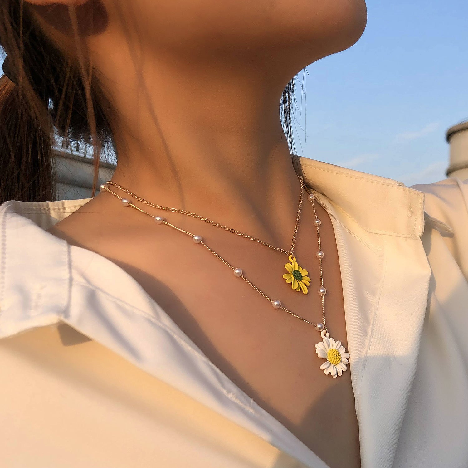 Hot selling flower necklace, Pearl and daisy flower pendant necklace for women [Yellow + white]