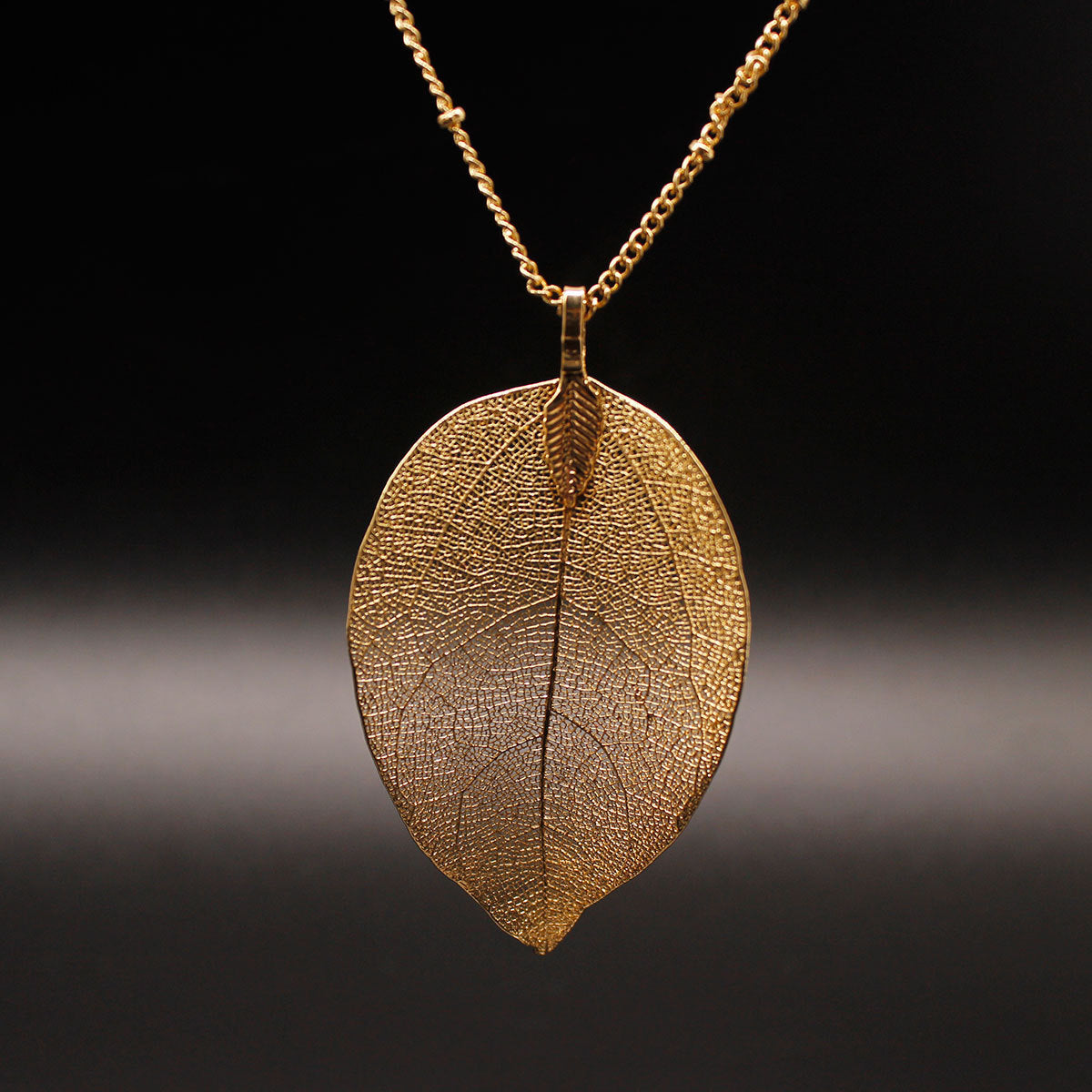 Stylish Leaf Necklace - Women&